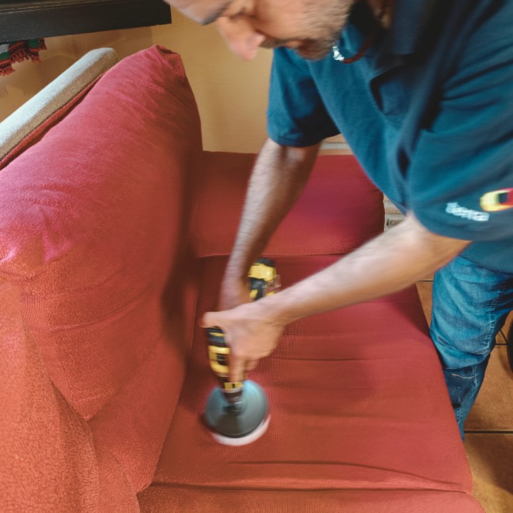 limpieza de sofá en granada