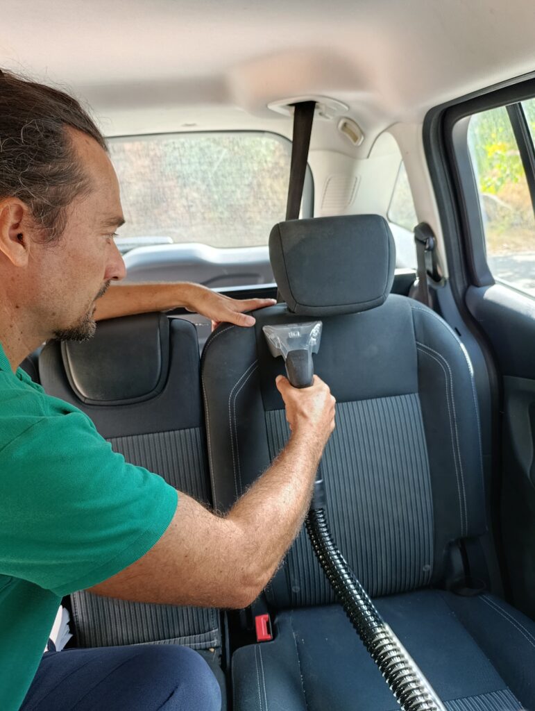 limpieza interior de coche