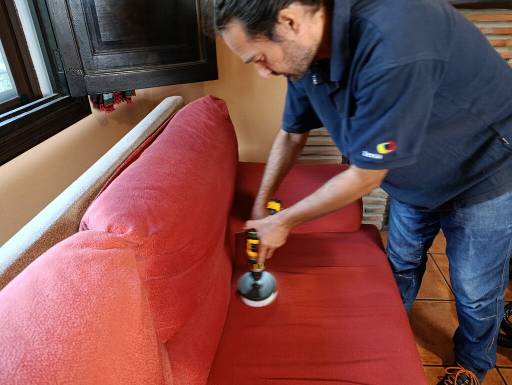 Limpieza sofá en Lanjarón, Granada, Motril, Nerja